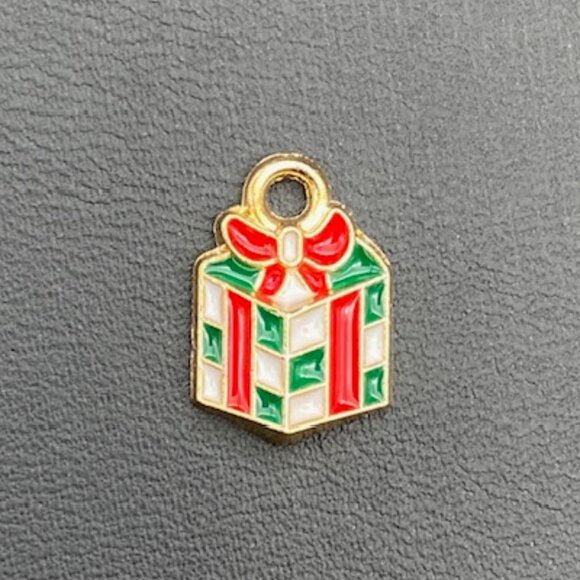 Festive Holiday Christmas Charm with Clasp - Picture 5 of 10